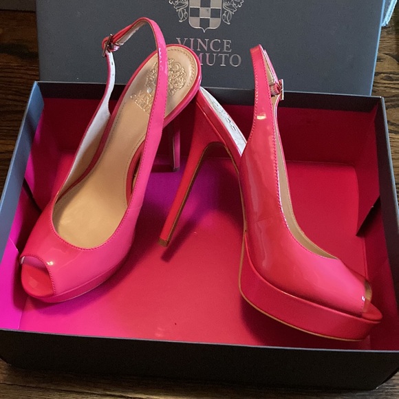 ✅Vince Camuto Candy pink patent leather heels - Picture 2 of 6